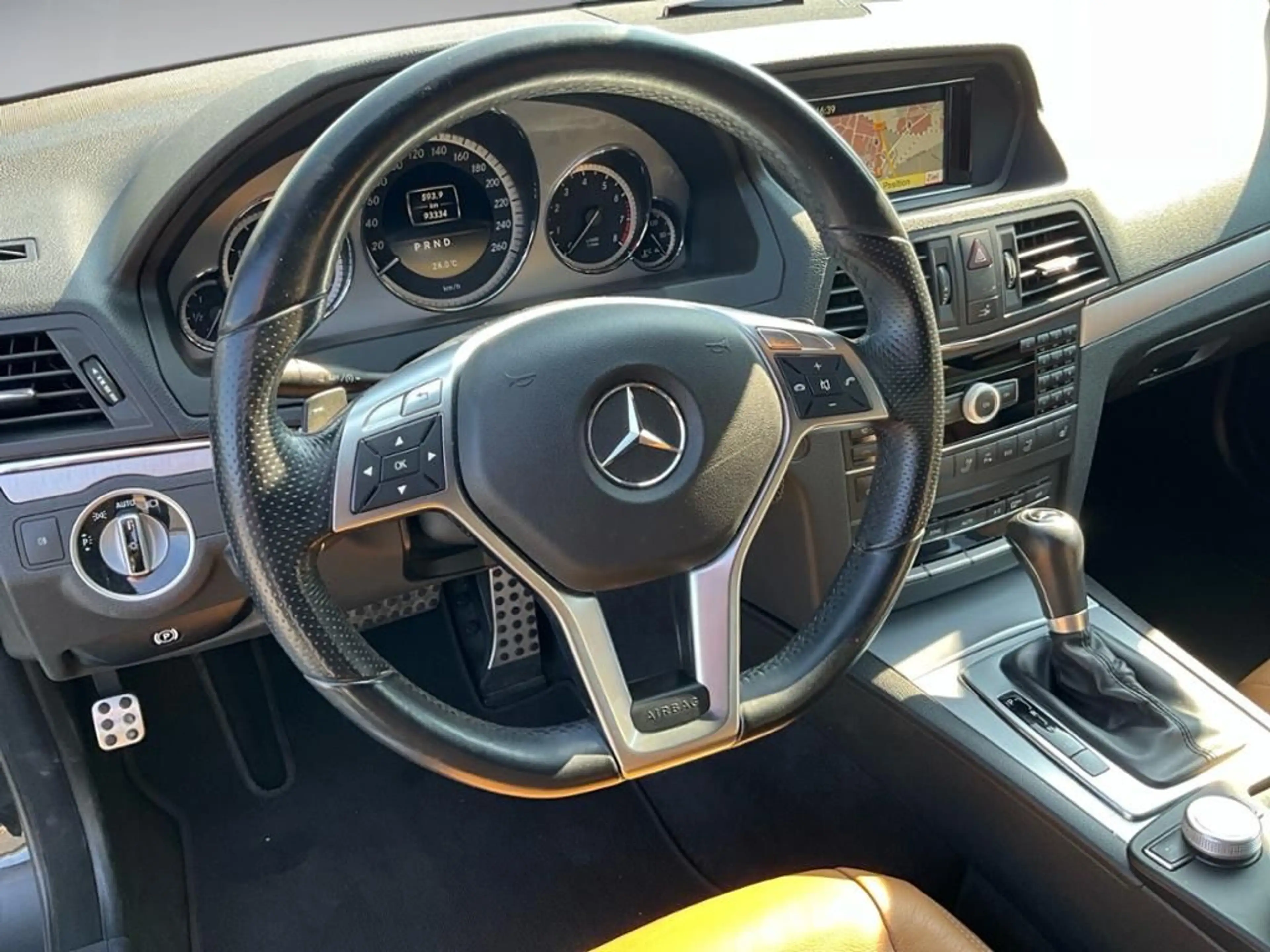Mercedes-Benz E 250 BlueEFFICIENCY Cabriolet AHK AUT KlimaA LM — photo 9