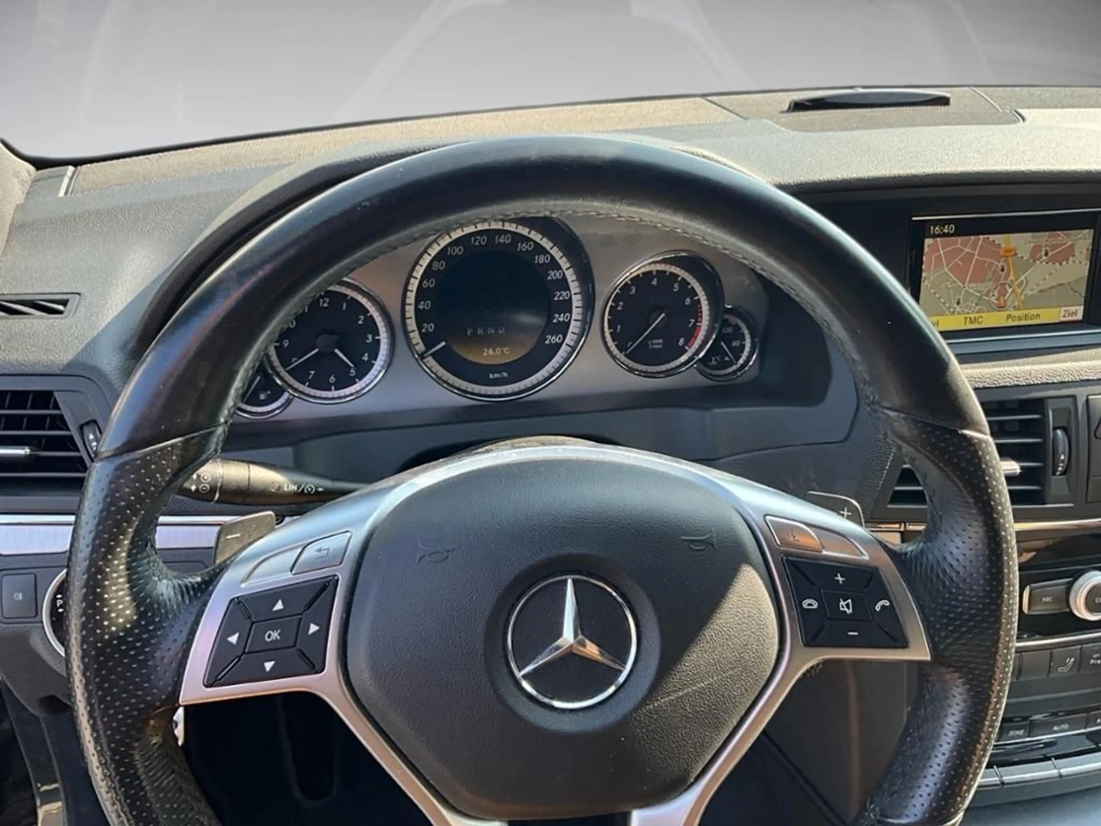 Mercedes-Benz E 250 BlueEFFICIENCY Cabriolet AHK AUT KlimaA LM — photo 8