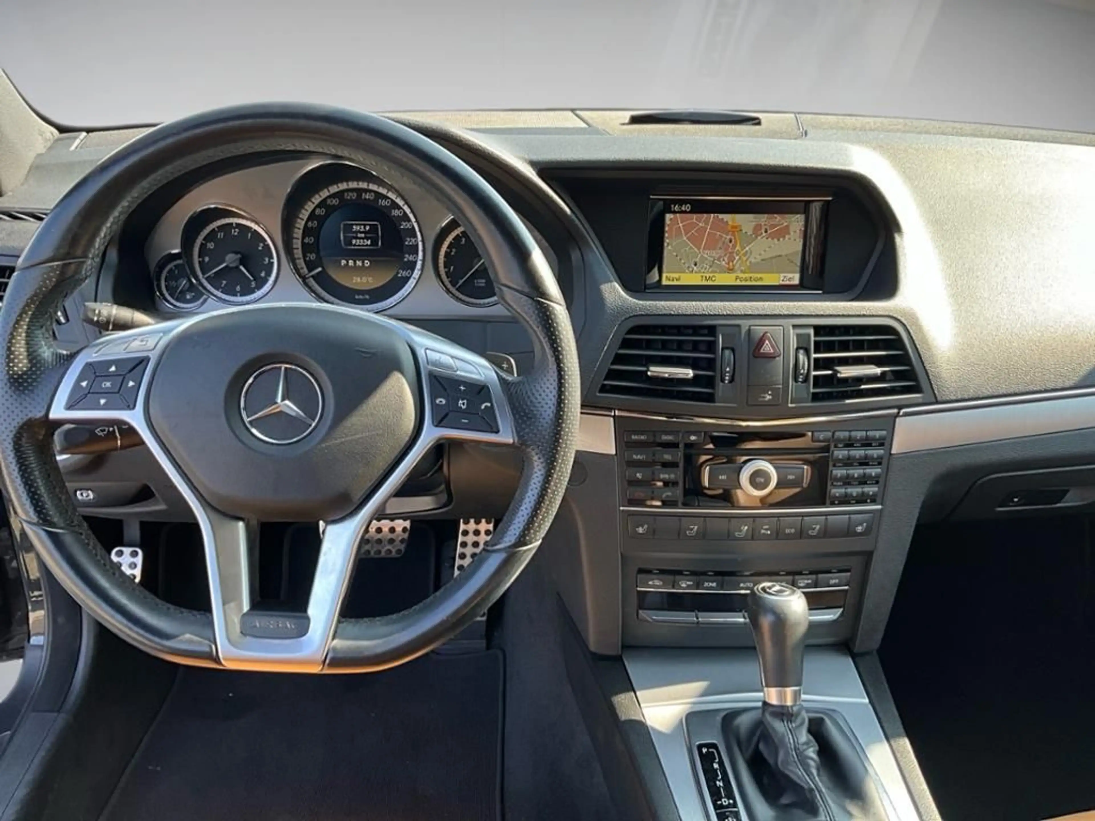 Mercedes-Benz E 250 BlueEFFICIENCY Cabriolet AHK AUT KlimaA LM — photo 10