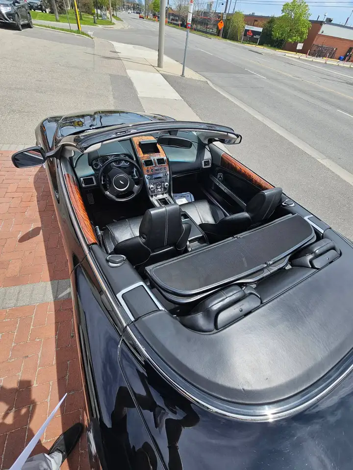 Aston Martin DB9 снимка Aston Martin DB9