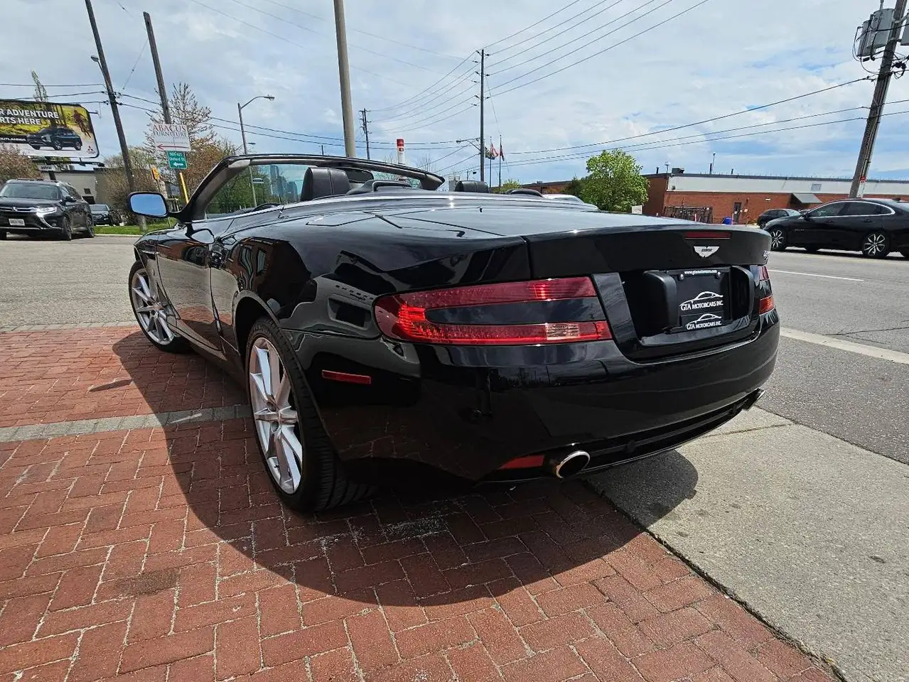 Aston Martin DB9 снимка Aston Martin DB9