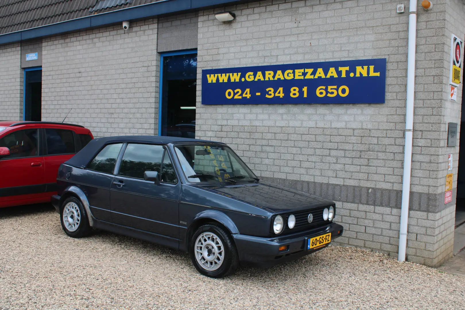 Volkswagen Golf Cabriolet 1.8 Quartett Blauw - 1