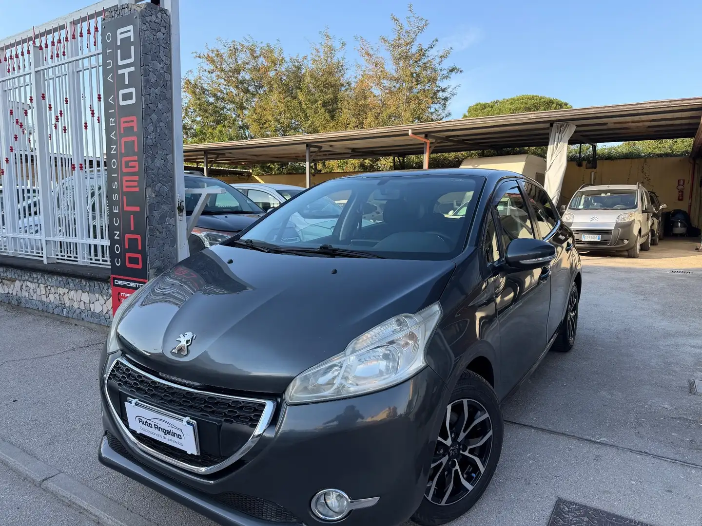 Peugeot 208 1.4 VTi 95 CV 5p. GPL Allure Gris - 1