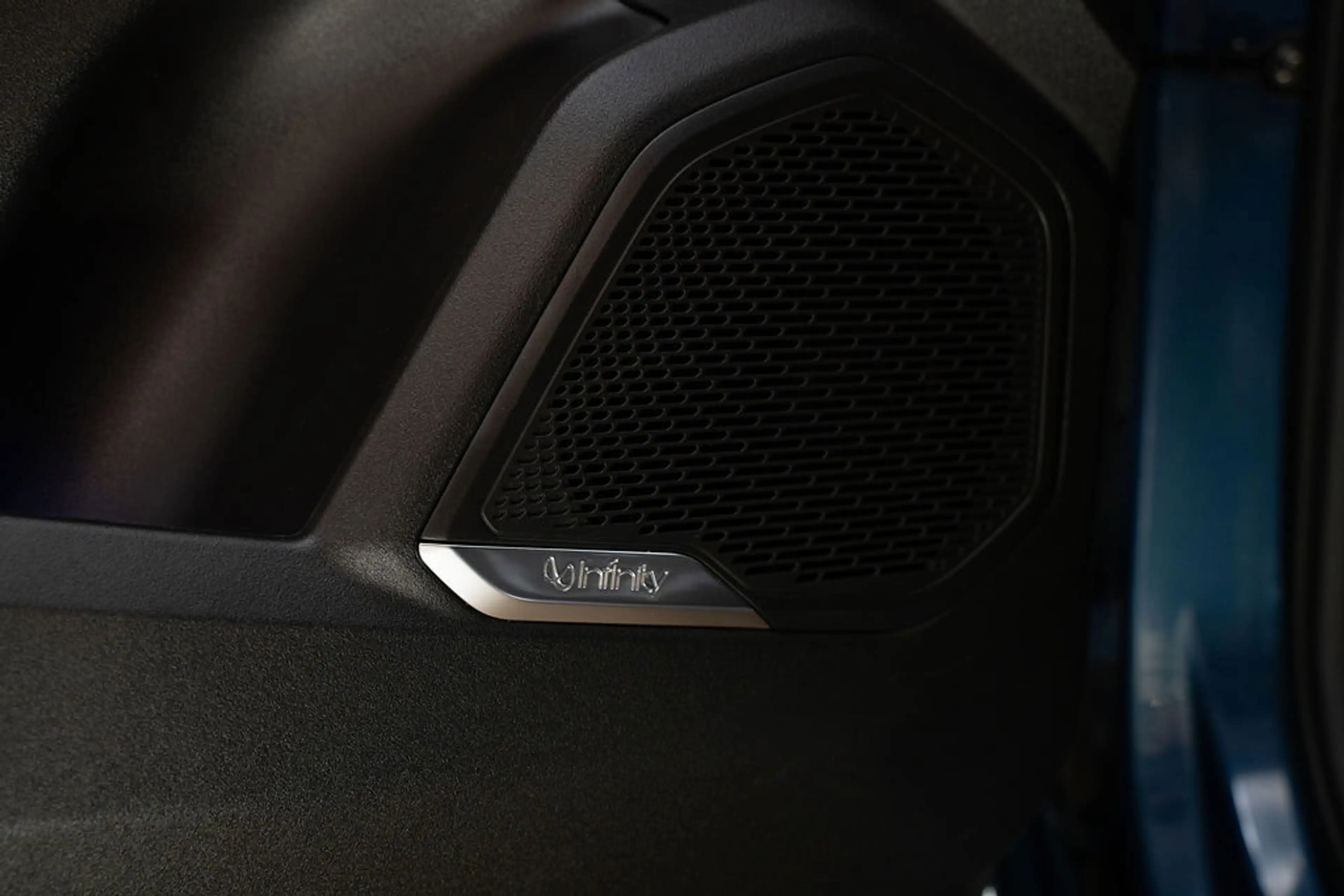 Lynk & Co 01 1.5 Hybride | Zwart | Infinity Sound | Panoramadak — photo 16
