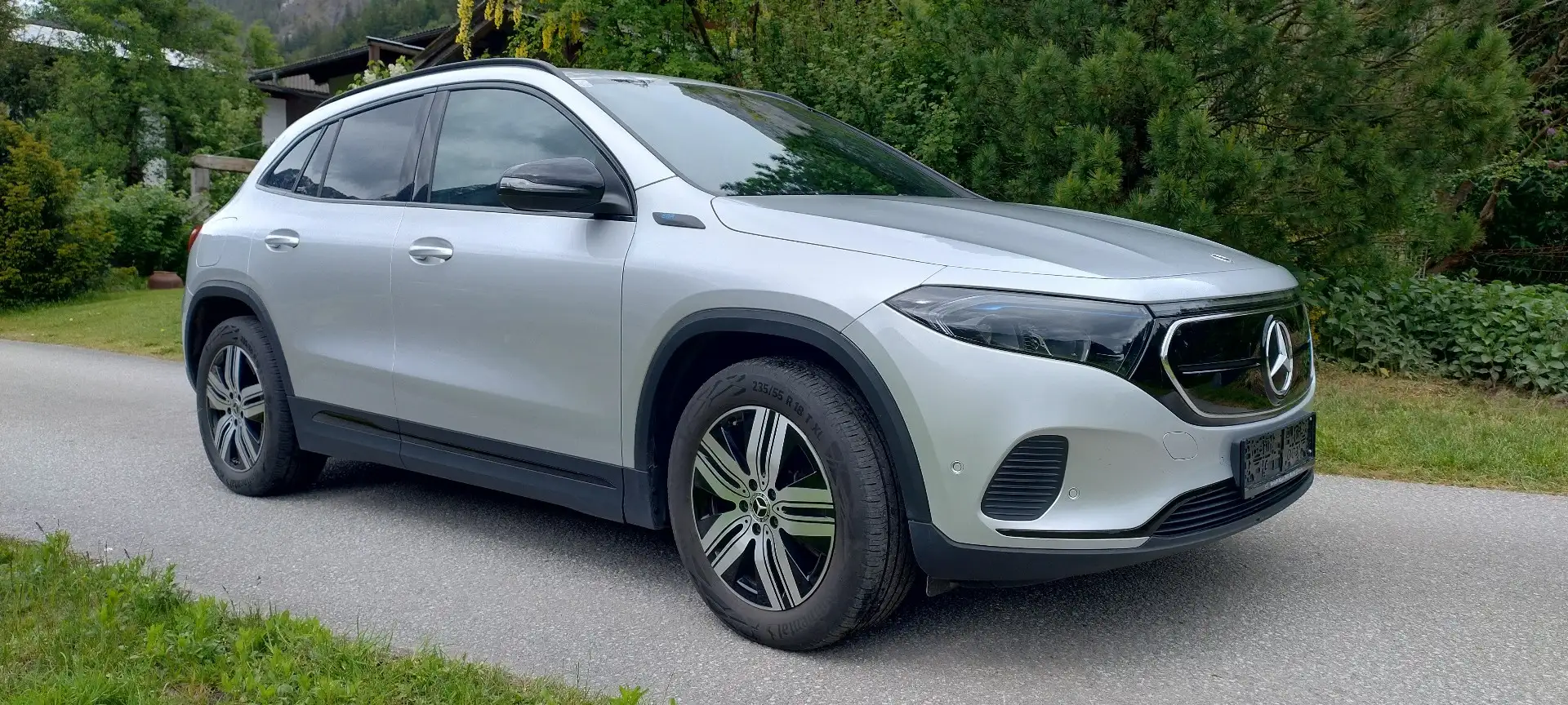 Mercedes-Benz EQA 300 EQA 300 4MATIC 66,5kWh Aut. Batteriezertivikat 97,2 % Sitze mit Memory Silber - 2