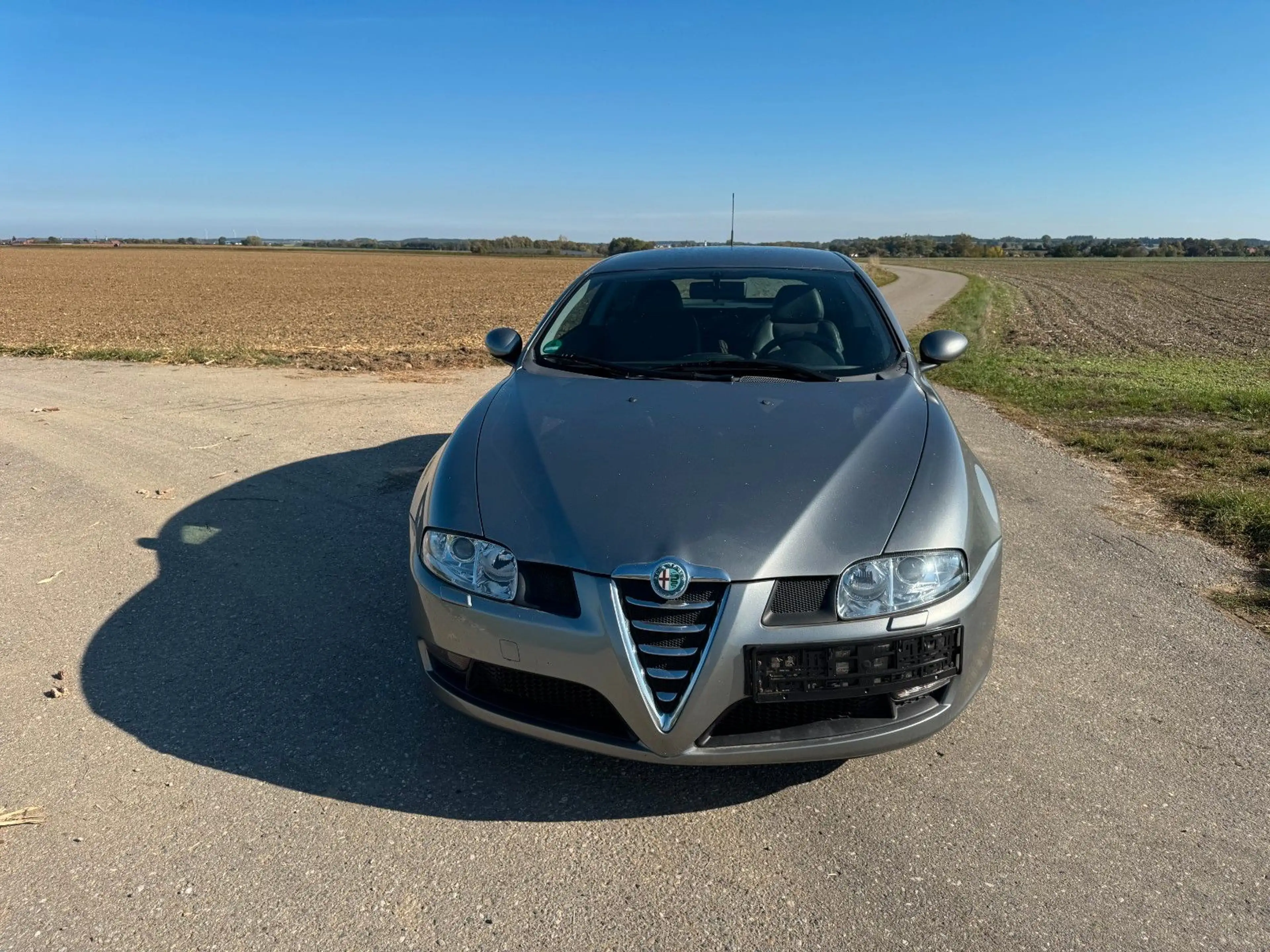 Alfa Romeo GT 2.0 16V JTS Distinctive 1.Hand — photo 5