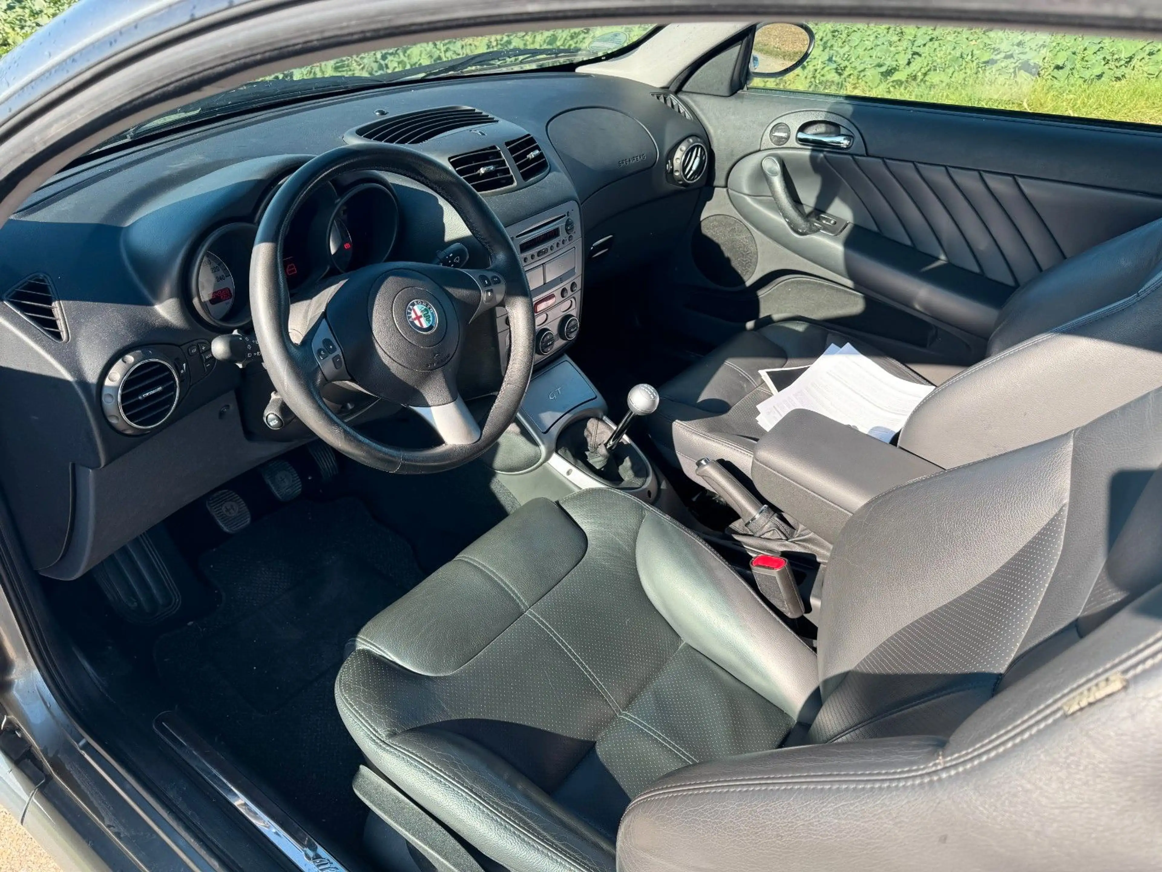 Alfa Romeo GT 2.0 16V JTS Distinctive 1.Hand — photo 10