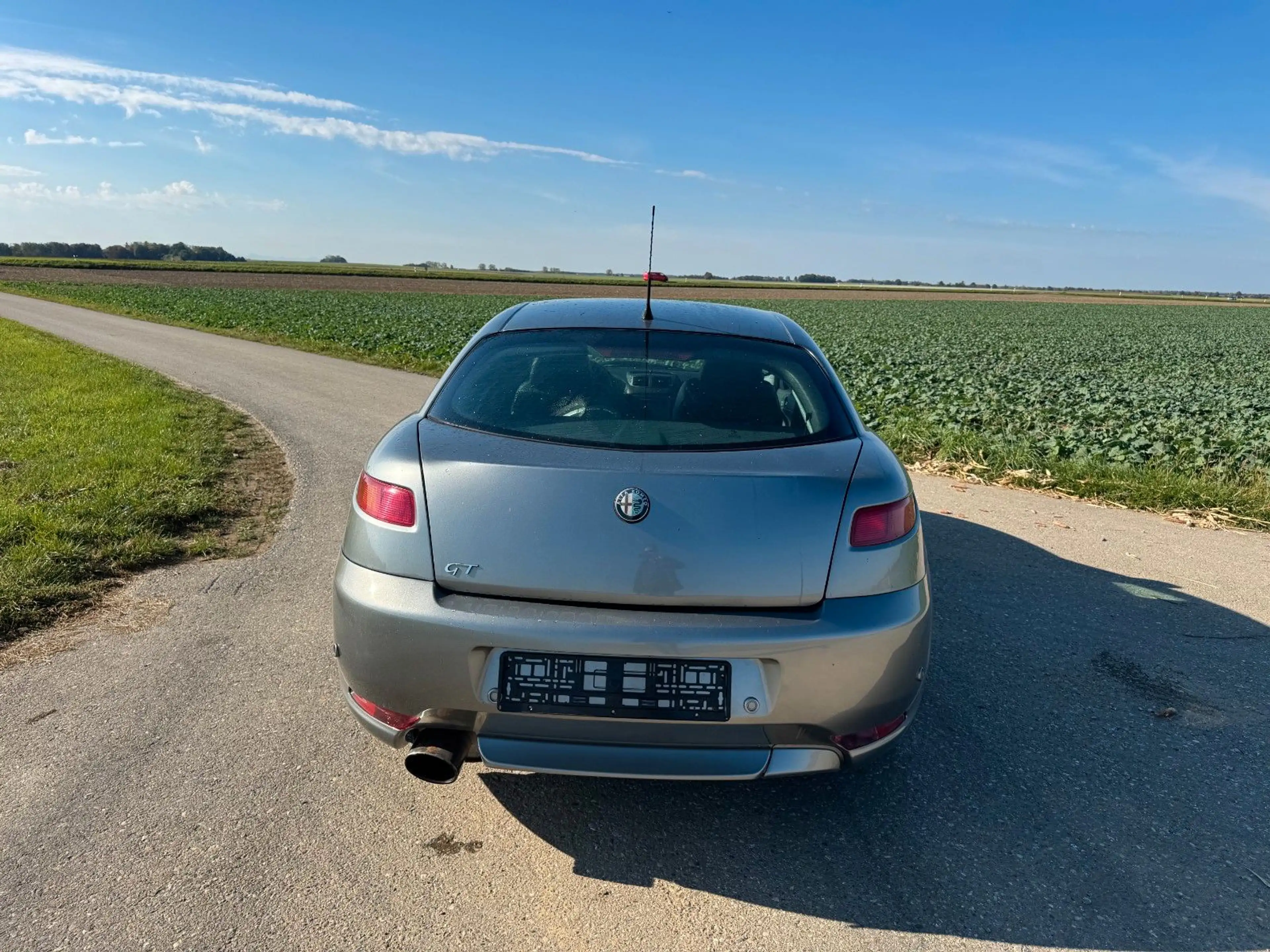 Alfa Romeo GT 2.0 16V JTS Distinctive 1.Hand — photo 6