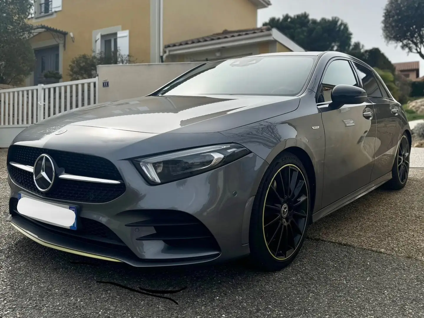 Mercedes-Benz A 250 Classe A 250 7G-DCT 4Matic AMG Line Gris - 2