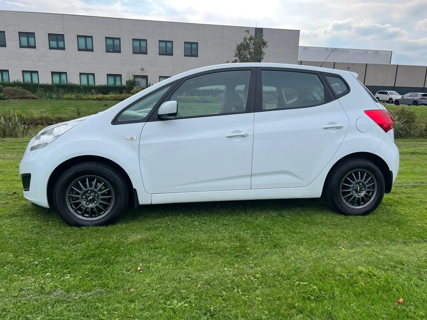 Kia Venga 2013 * 1.6 CVVT Comfort Pack * NIEUWSTAAT! * AUTOM Wit - 2