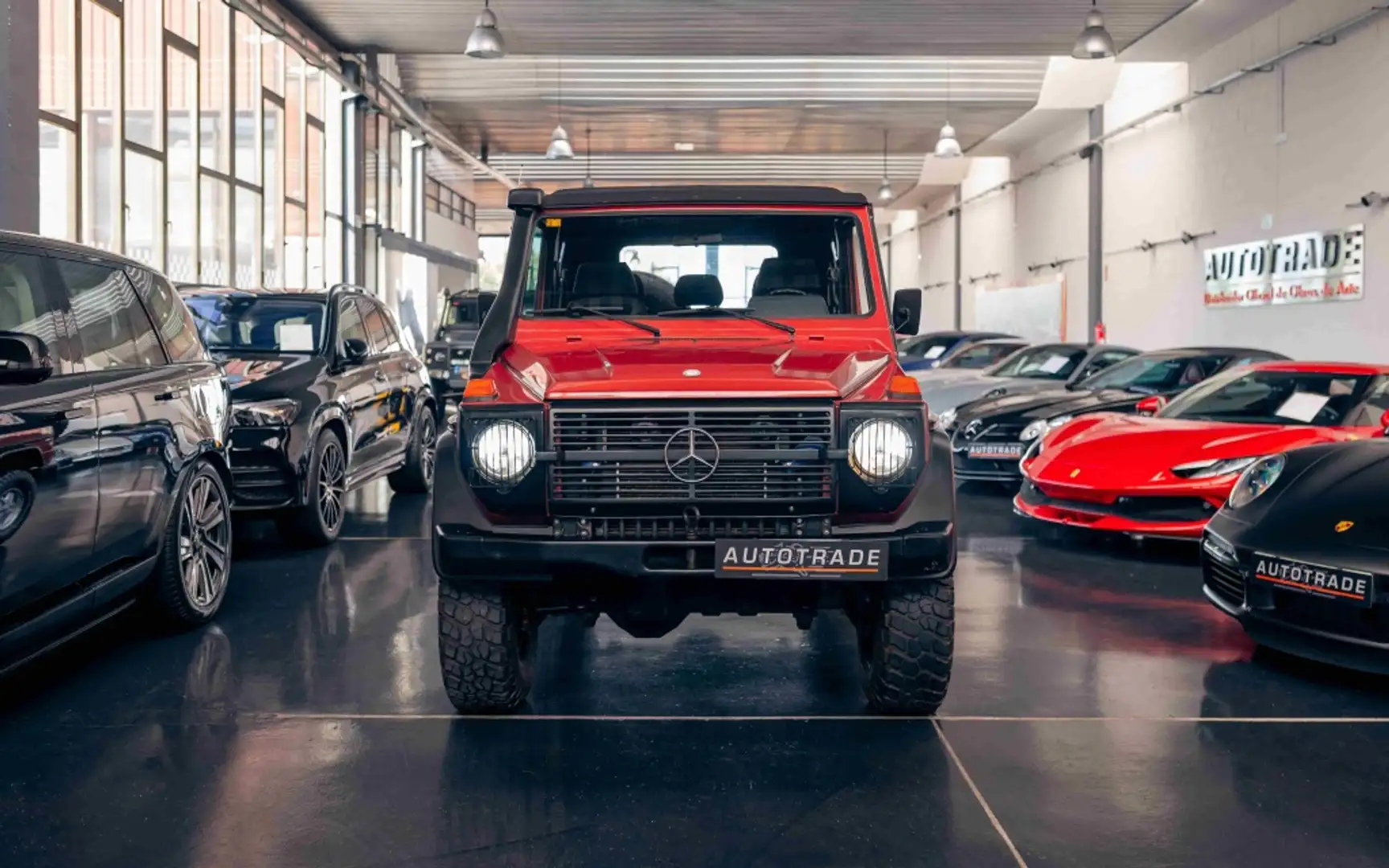 Mercedes-Benz G 300 GD Corto SWB Cabrio Burdeos - 2