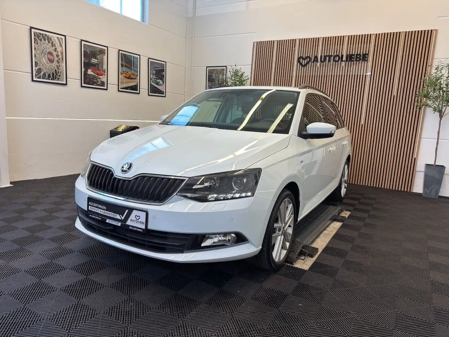 Skoda Fabia 1.0 TSI Combi Clever ACC*SHZ*DAB*2HAND Wit - 2