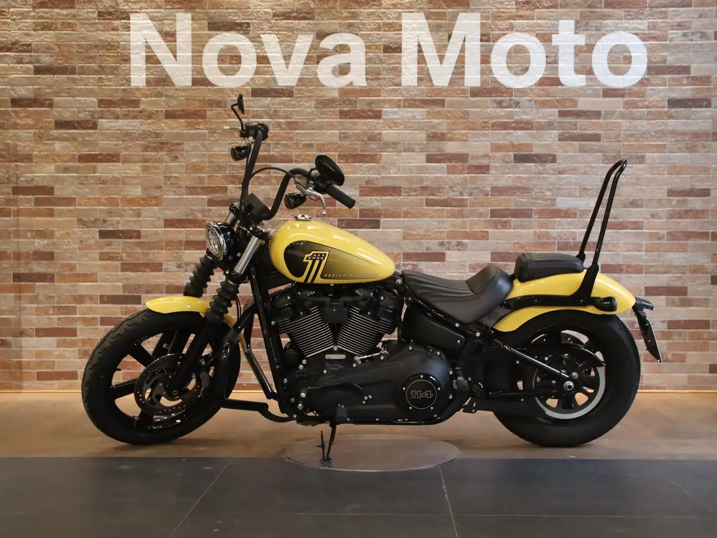 Harley-Davidson Street Bob 114 VIVID BLACK ABS MY21 Galben - 1