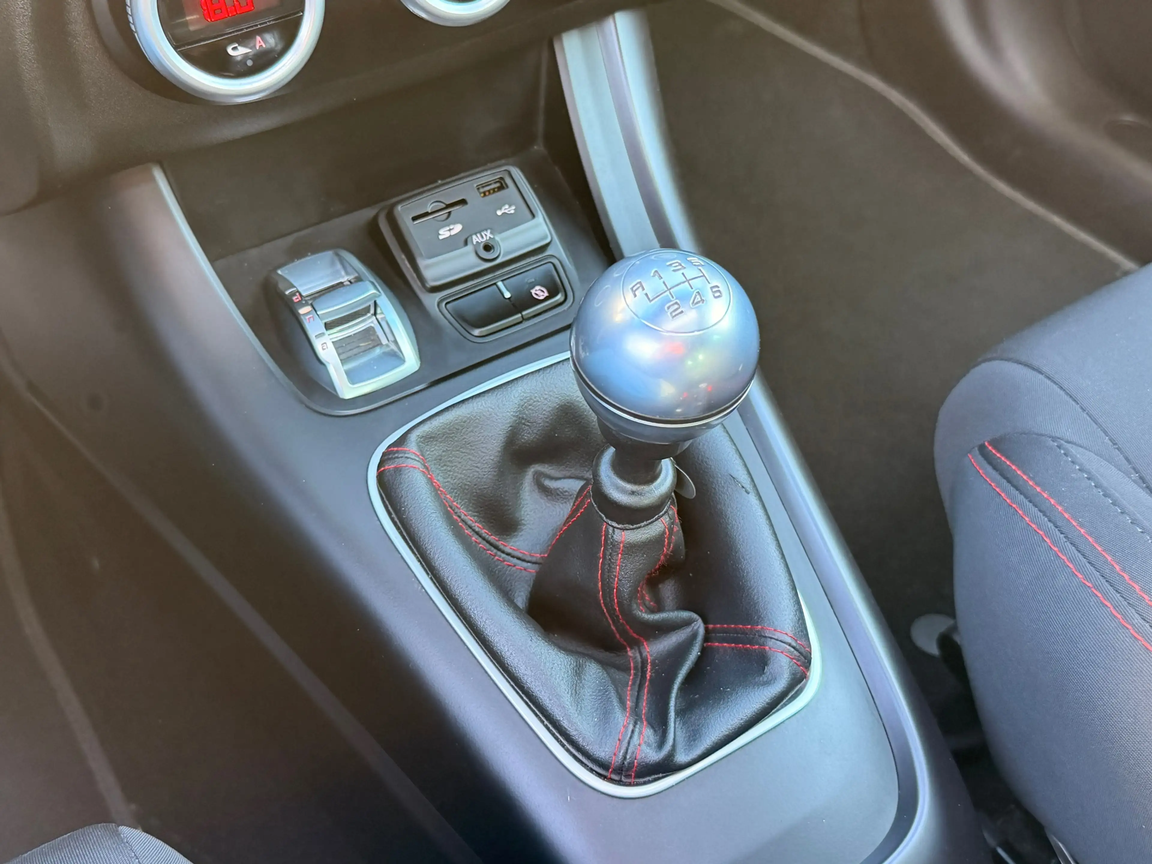 Alfa Romeo Giulietta 1.4 T Sprint|Pano|Navi|Nap — photo 12