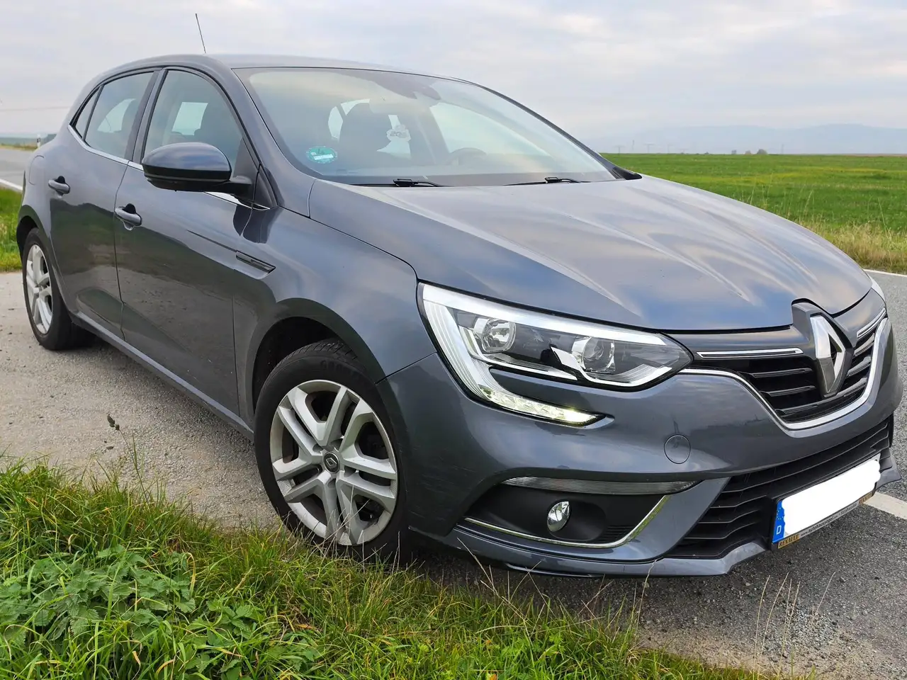 Renault Megane Megane ENERGY TCe 100 EXPERIENCE / Motor erst 17500km