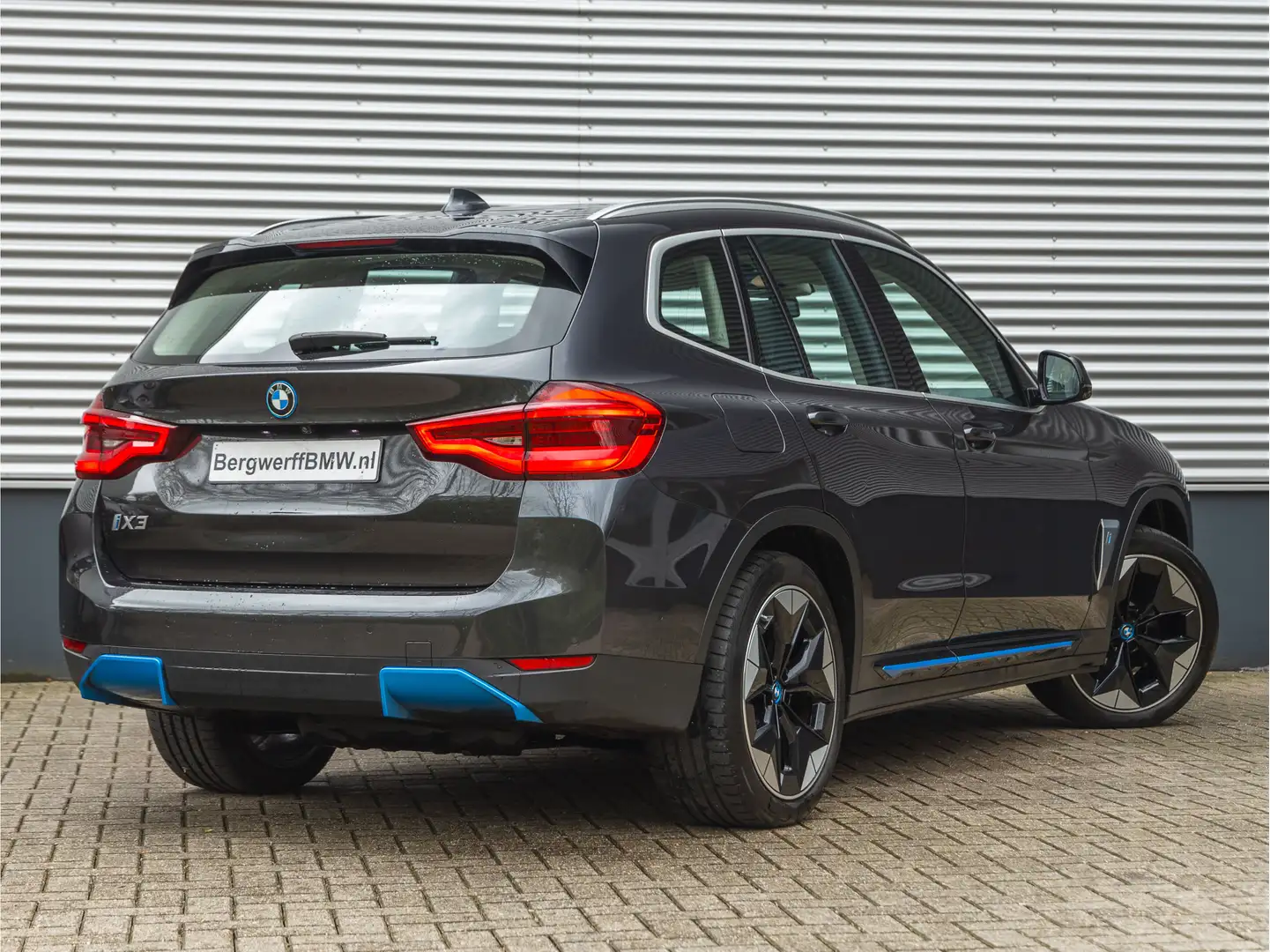 BMW iX3 High Executive - Pano - Memoryzetel - Harman Kardo Grey - 2