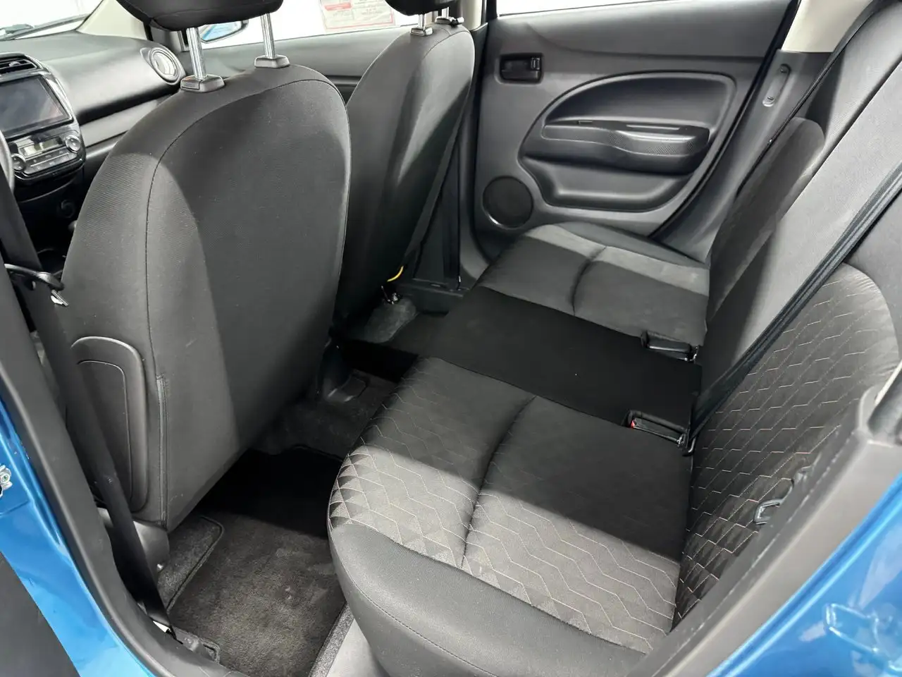 Mitsubishi Mirage снимка Mitsubishi Mirage