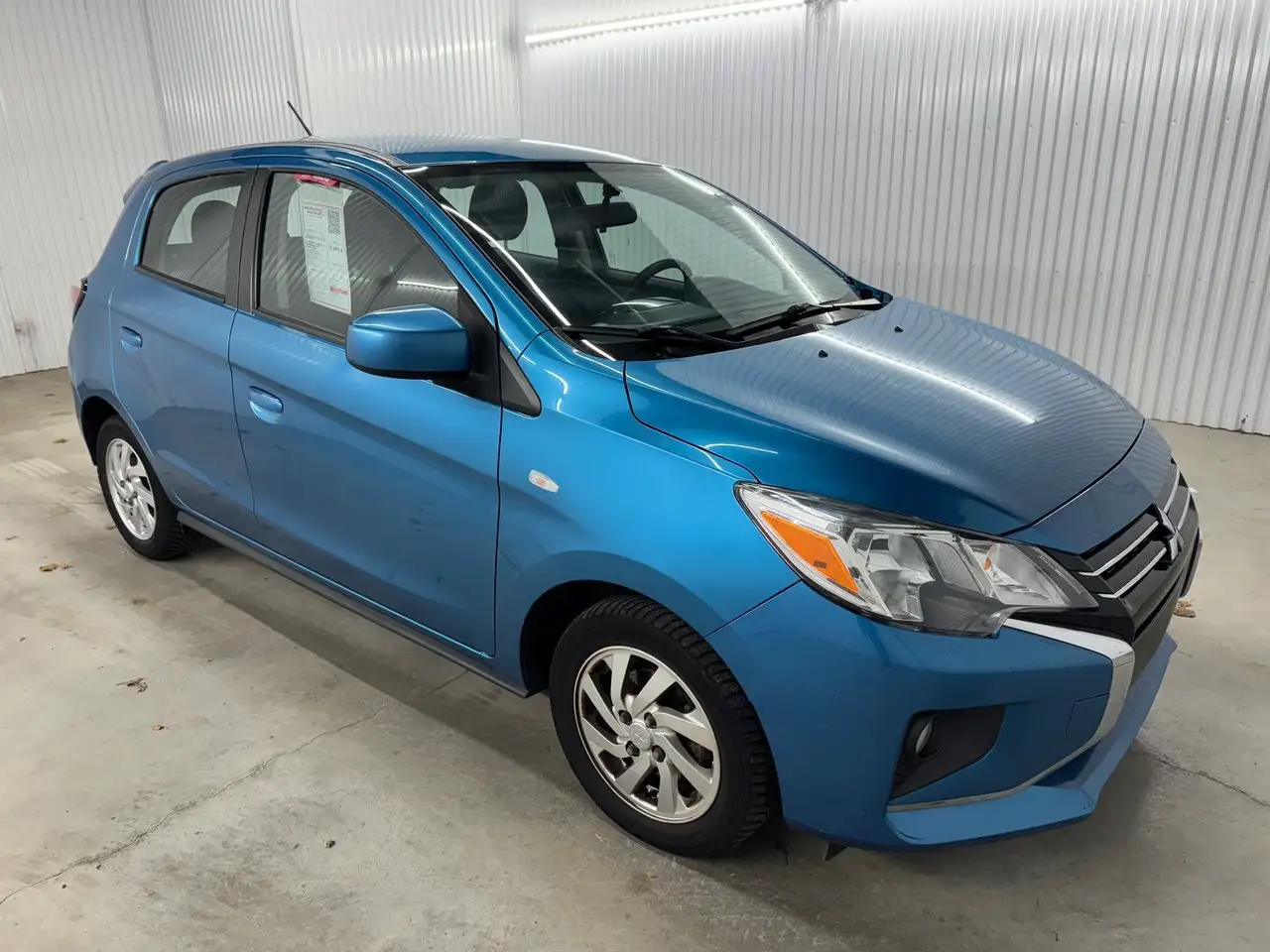 Mitsubishi Mirage снимка Mitsubishi Mirage