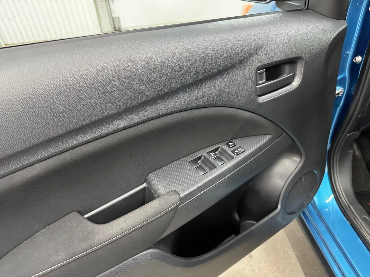 Mitsubishi Mirage снимка Mitsubishi Mirage
