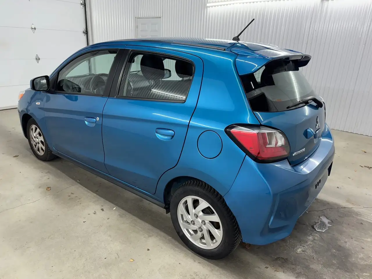 Mitsubishi Mirage снимка Mitsubishi Mirage
