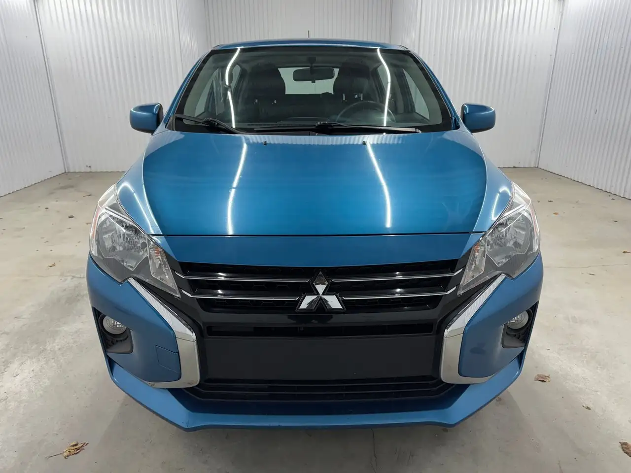 Mitsubishi Mirage снимка Mitsubishi Mirage