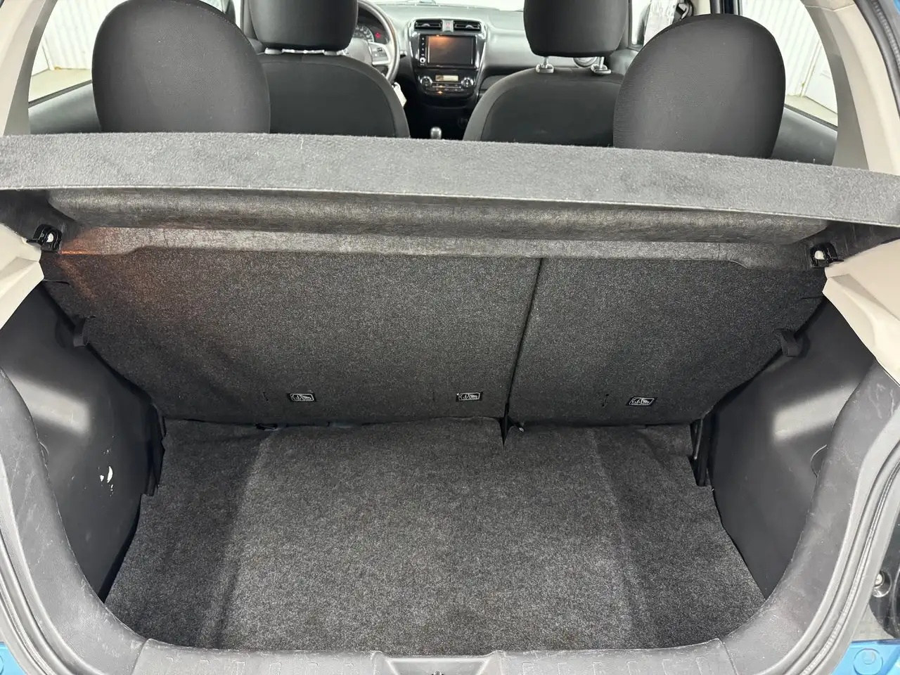Mitsubishi Mirage снимка Mitsubishi Mirage