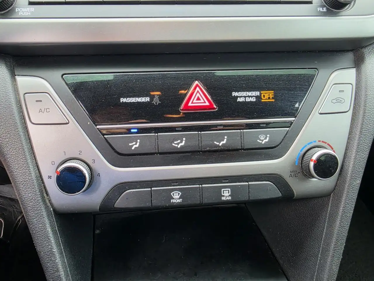 Hyundai ELANTRA снимка Hyundai ELANTRA