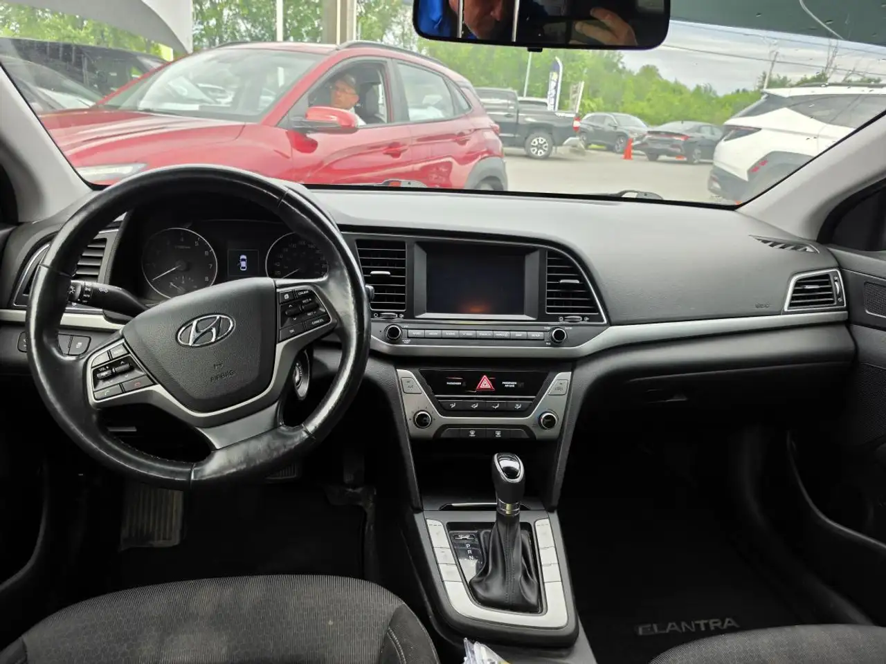 Hyundai ELANTRA снимка Hyundai ELANTRA