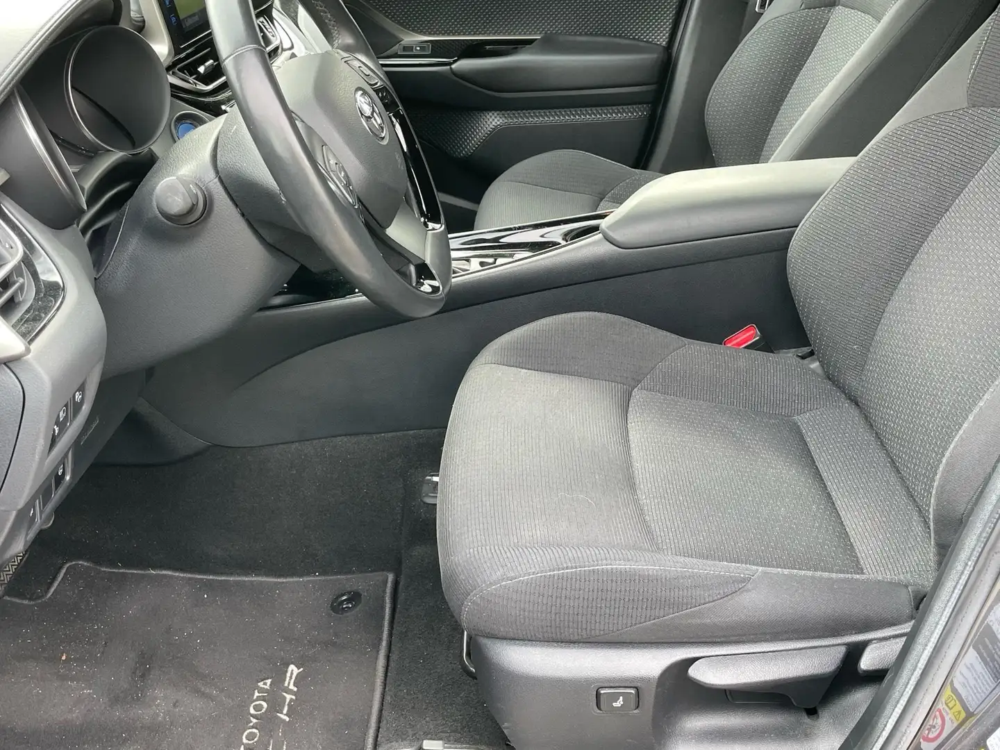 Toyota C-HR 1.8 Hybrid Style / Keyless entry / Full map Naviga Gris - 2