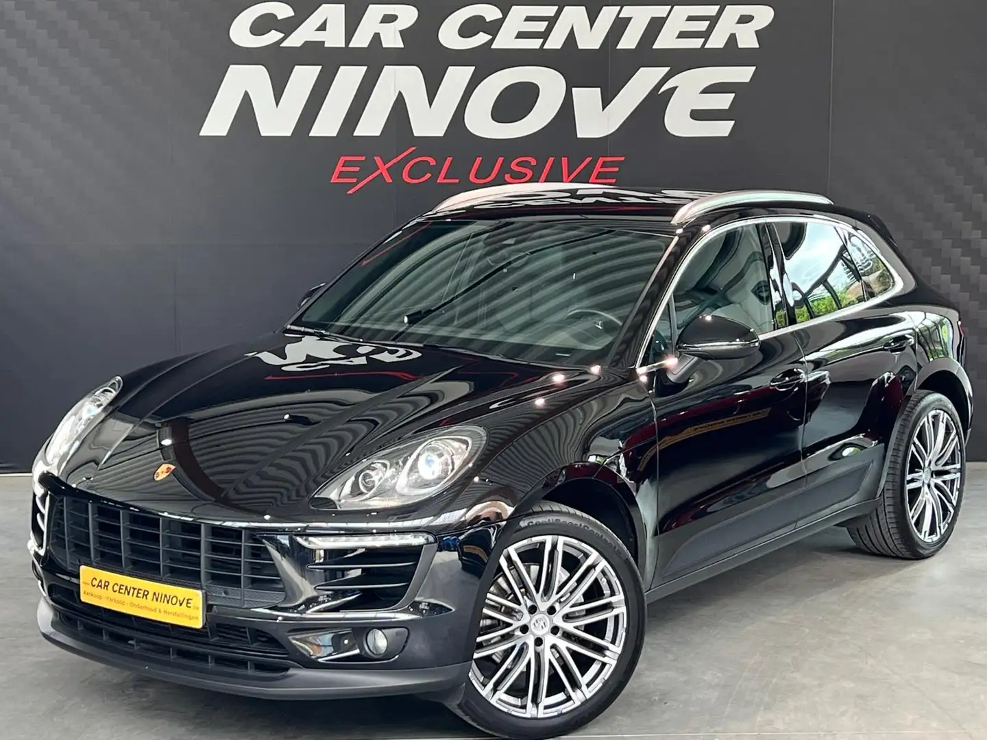 Porsche Macan 2.0 Turbo PDK Zwart - 1