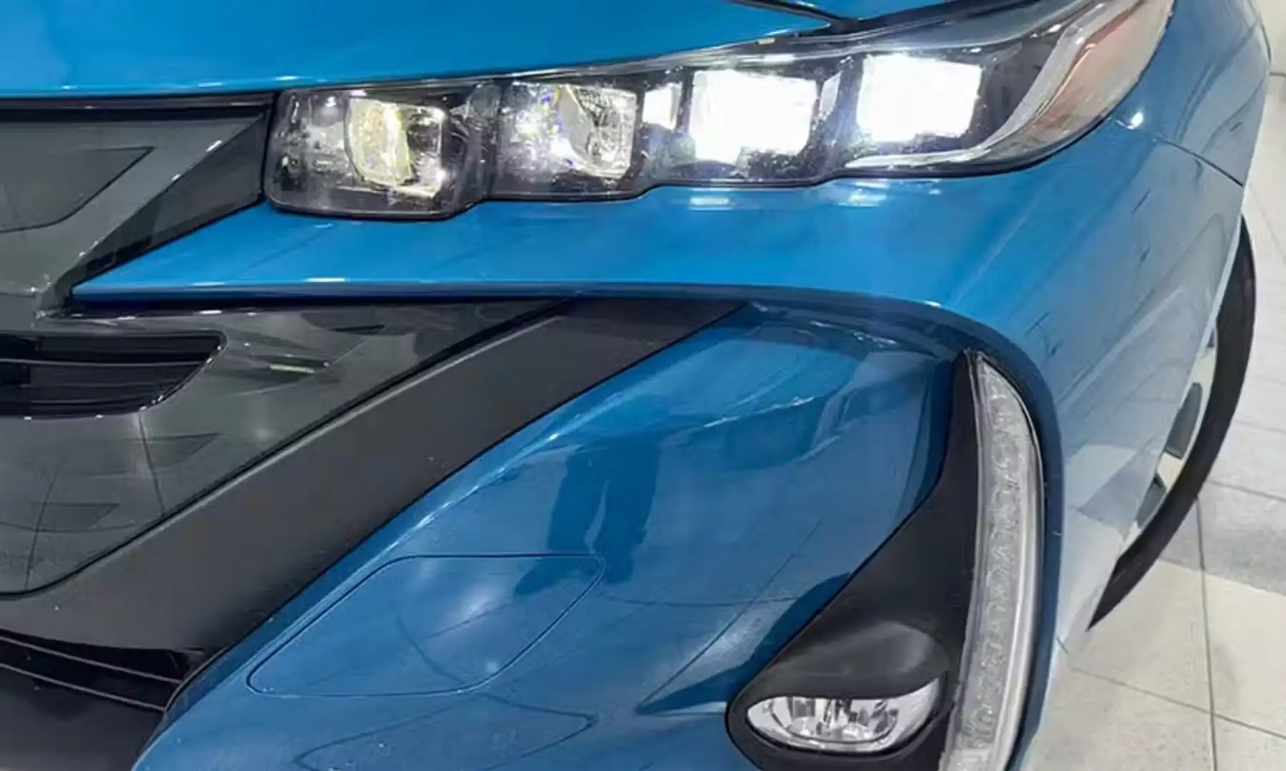 Toyota Prius 125PH Plug-In Solar Modrá - 1