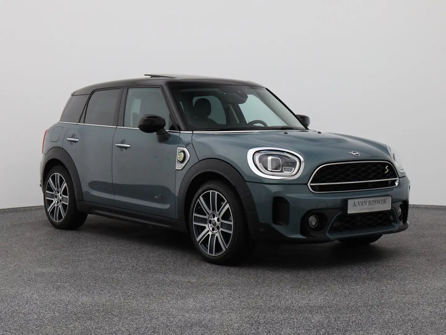 MINI Mini Countryman 2.0 Cooper S E ALL4 MINI Yours | P Сірий - 2