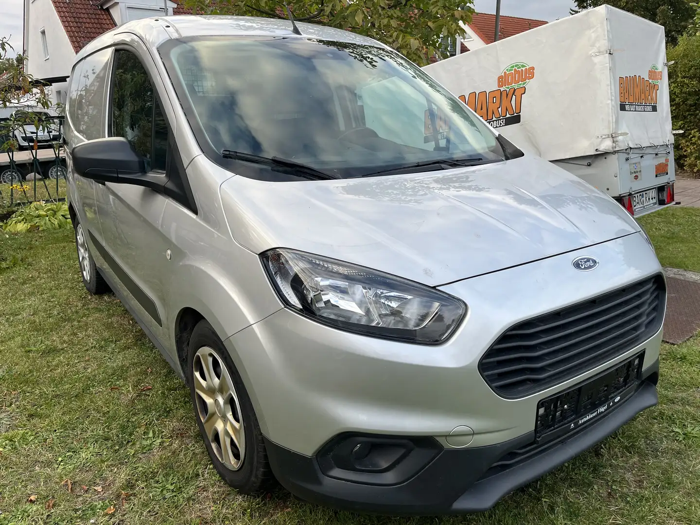 Ford Transit Courier S&S Trend Silber - 2