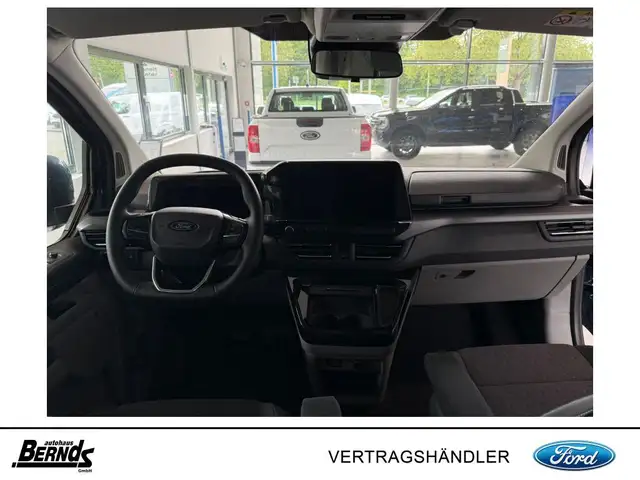 Ford Tourneo Custom view 11
