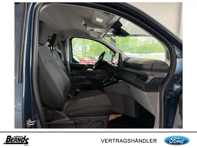 Ford Tourneo Custom view 10