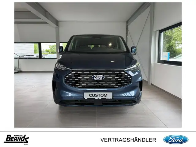 Ford Tourneo Custom view 2