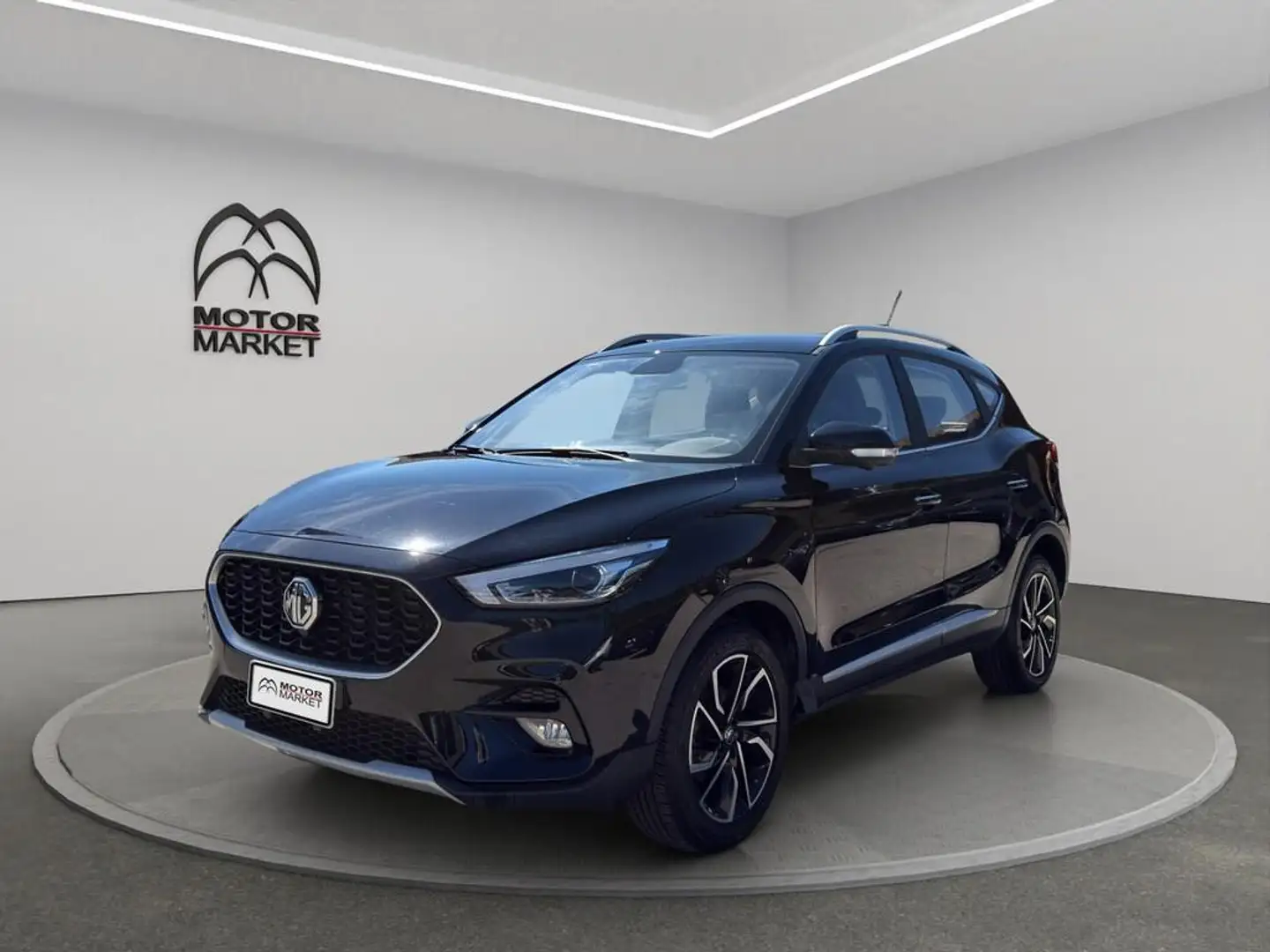MG ZS 1.5 Luxury Nero - 1