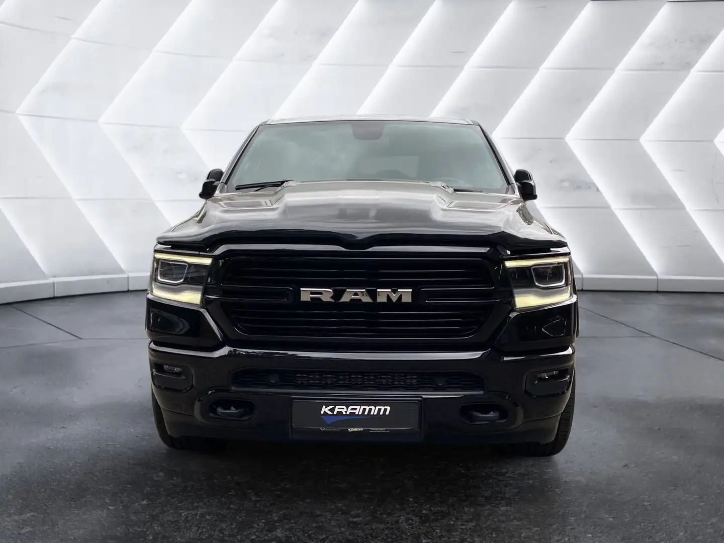 Dodge RAM 1500 Laramie 5.7 V8 Klappenausp.+Bakflip Schwarz - 2