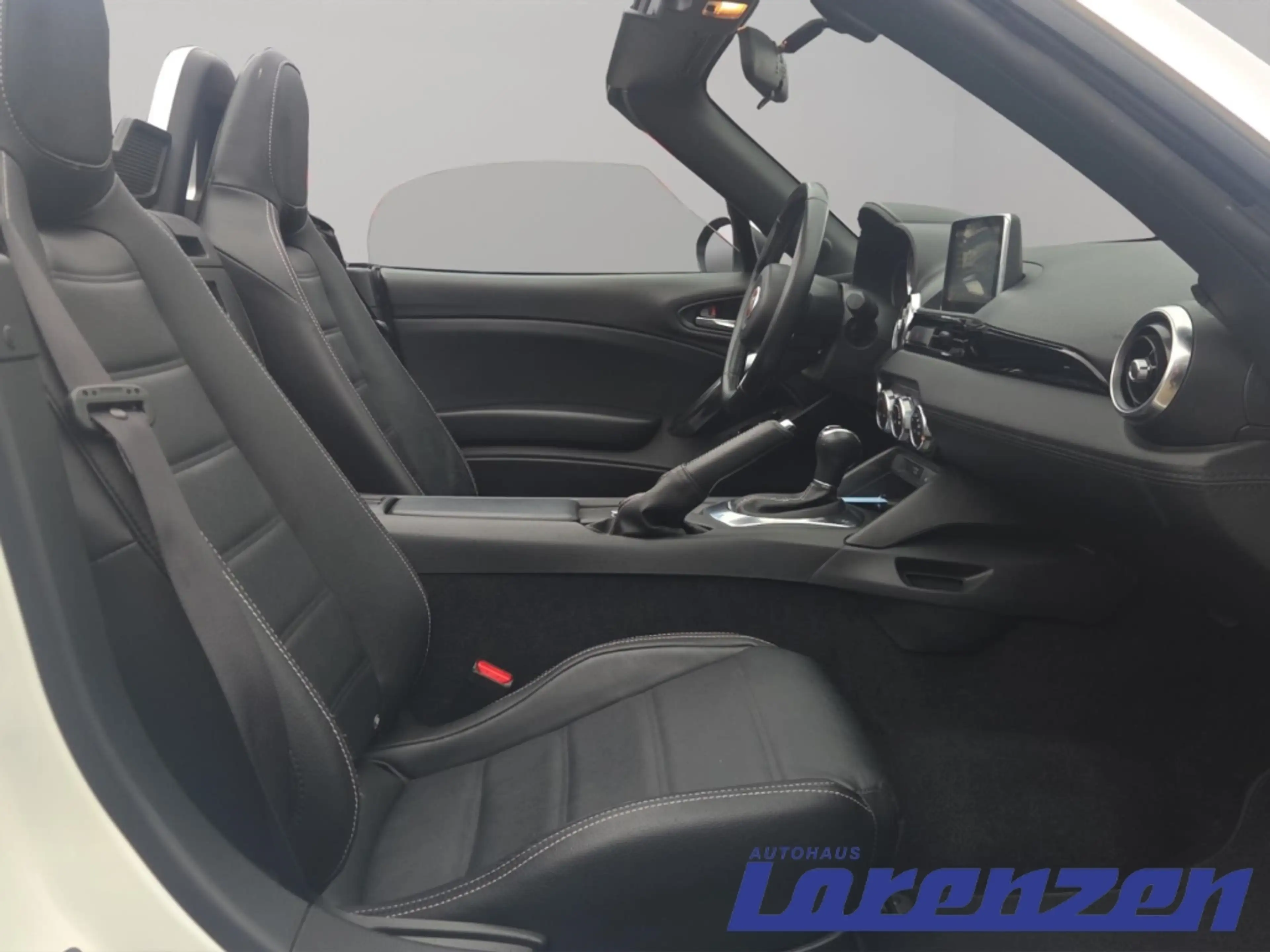 Fiat 124 Spider LUSSO 1.4 MultiAir Automatik LED Kurvenlicht Musik — photo 9