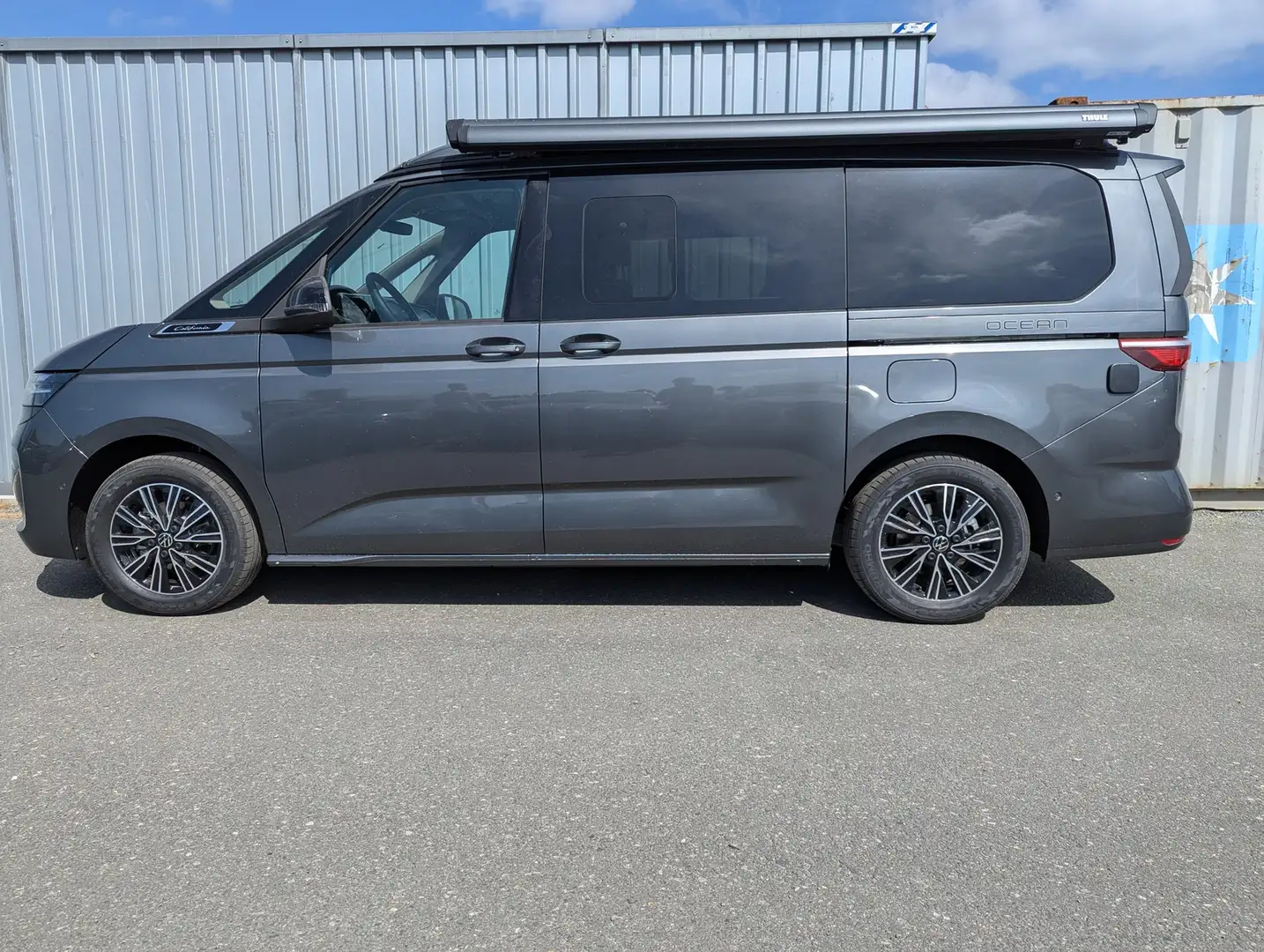 Volkswagen T7 California Ocean 2,0 TDI DSG Navi+ACC+AHK+LED Grijs - 2