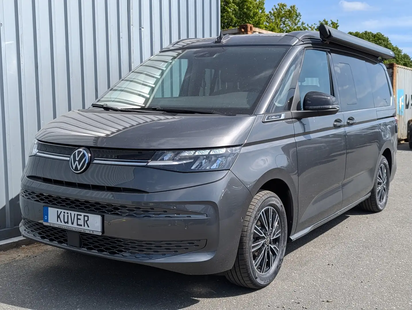 Volkswagen T7 California Ocean 2,0 TDI DSG Navi+ACC+AHK+LED Grijs - 1