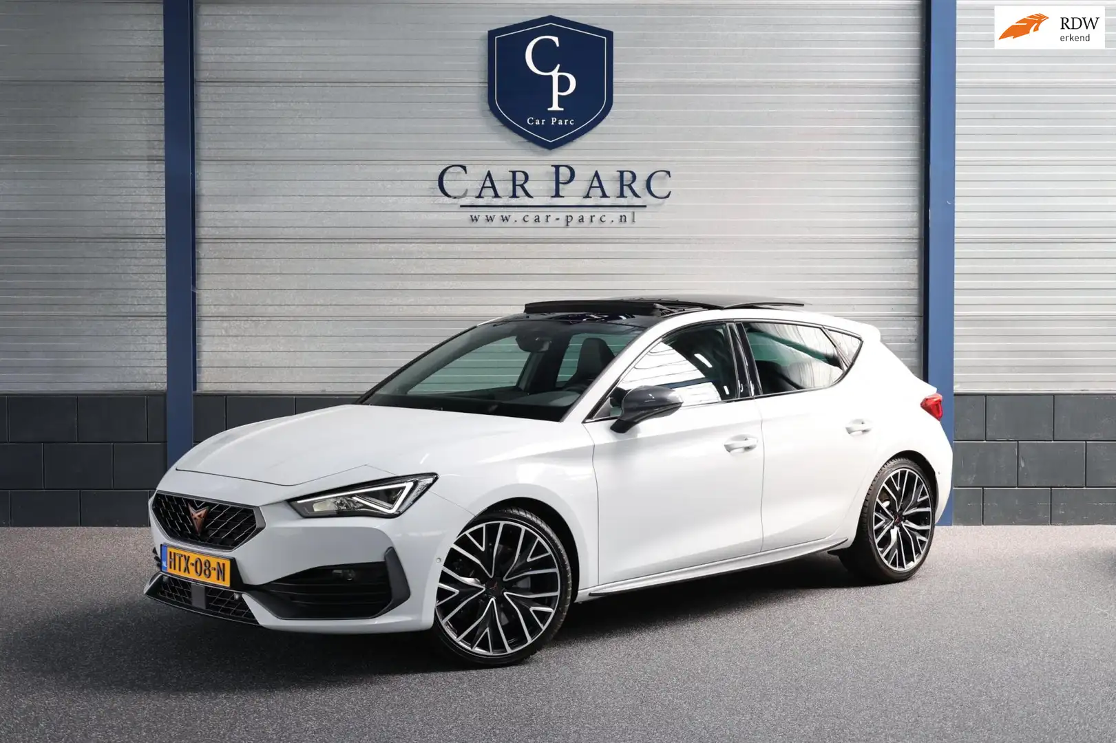 CUPRA Leon 2.0 TSI VZ 300+PK LED/VIRTUAL/SFEER/PANO/HALF LEER Wit - 1