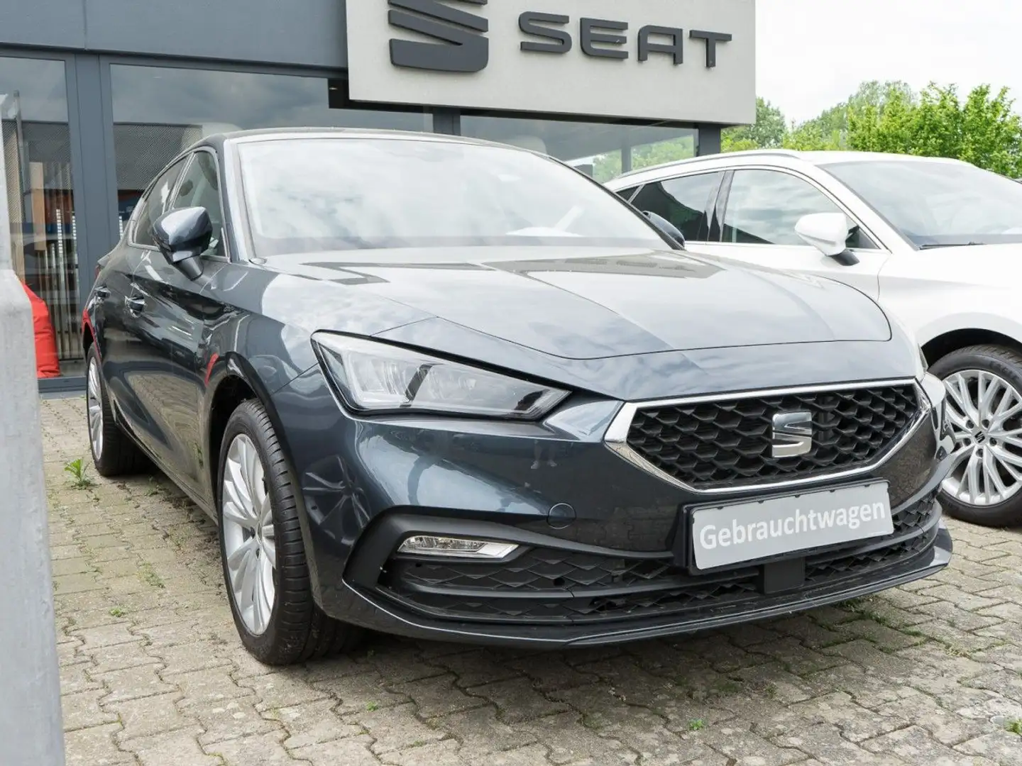 SEAT Leon Style DSG 2.0 TDI+FULL Link+LED Klima Gris - 2