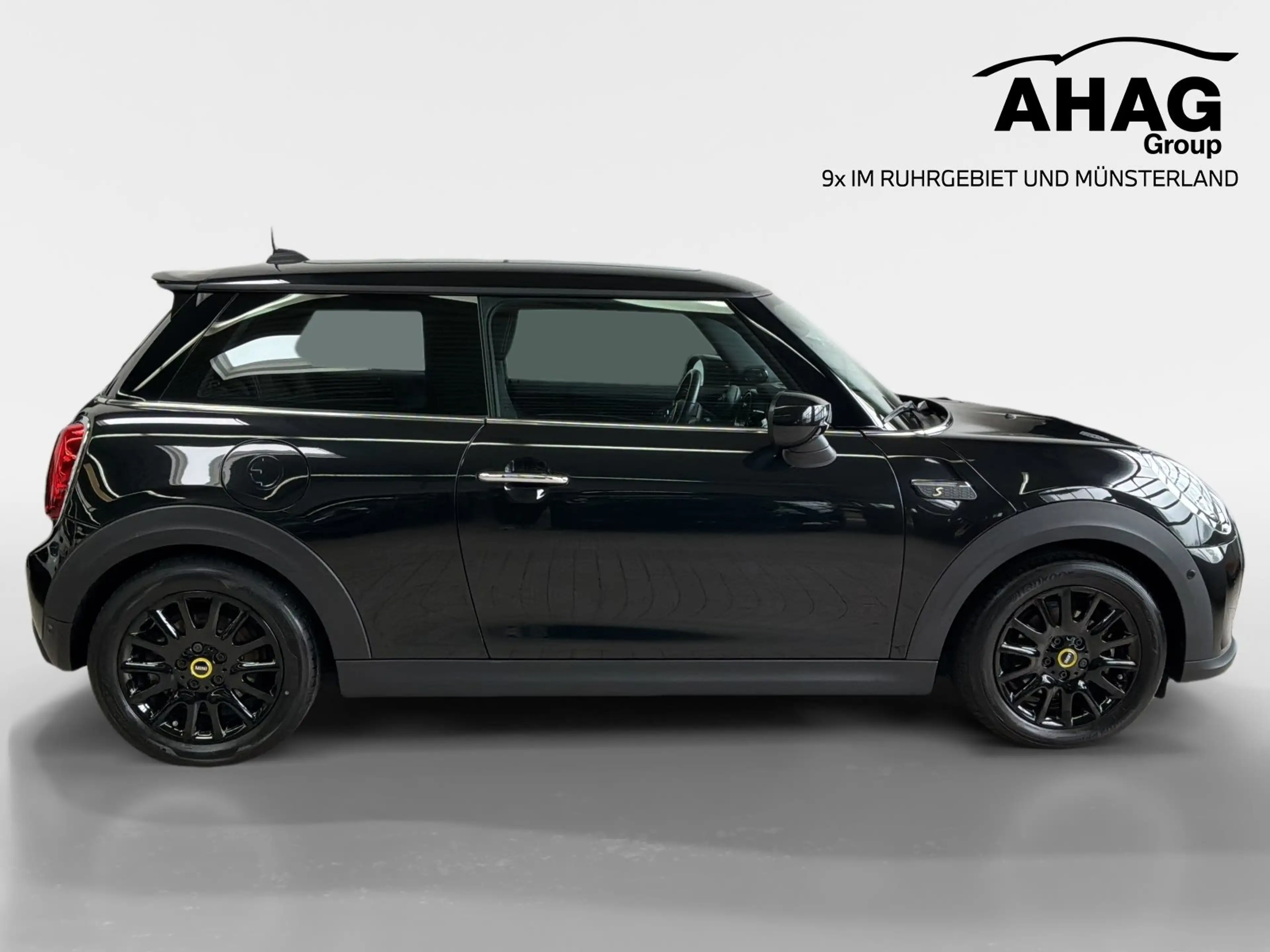 MINI Cooper SE — photo 3