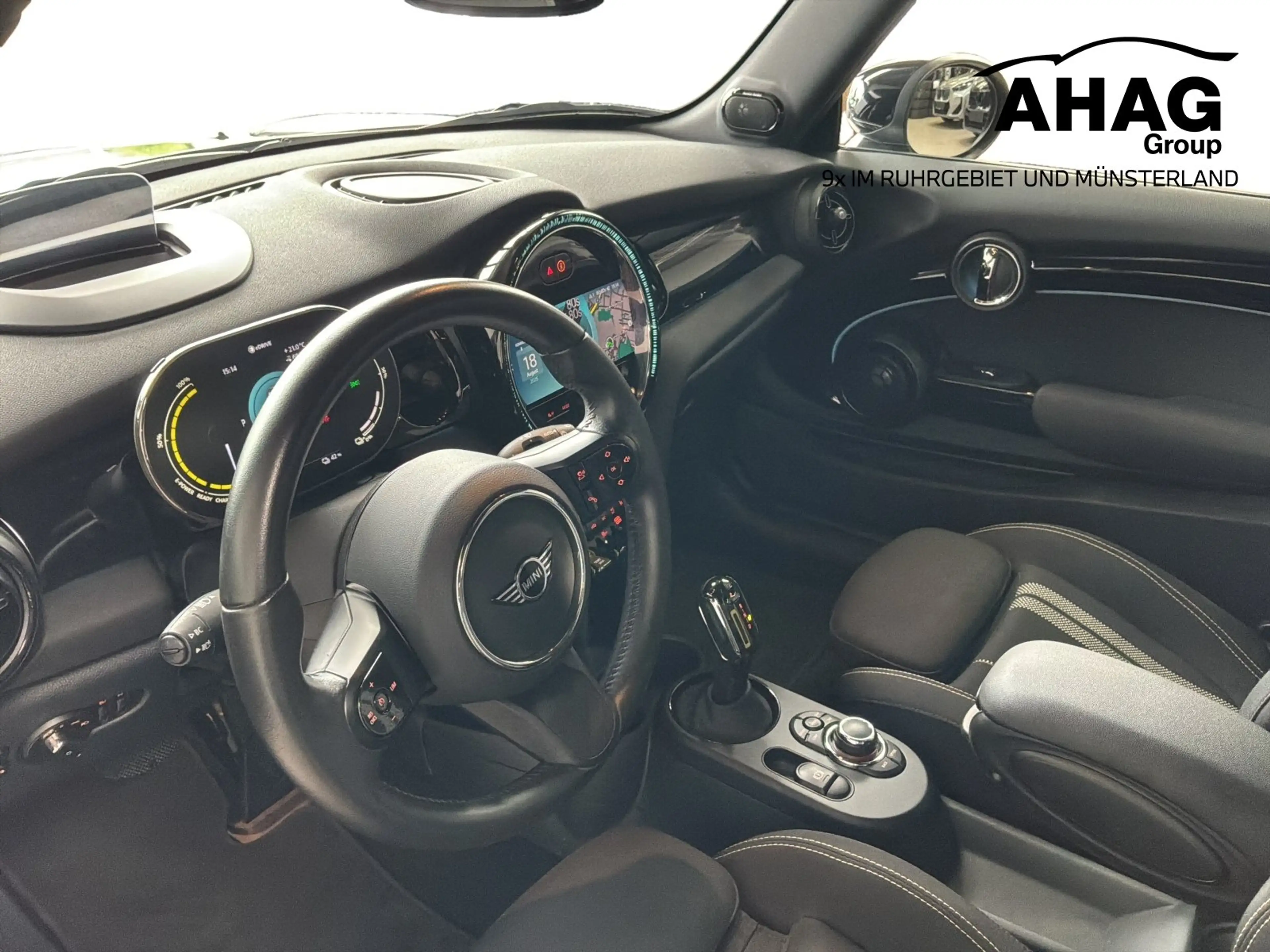 MINI Cooper SE — photo 8