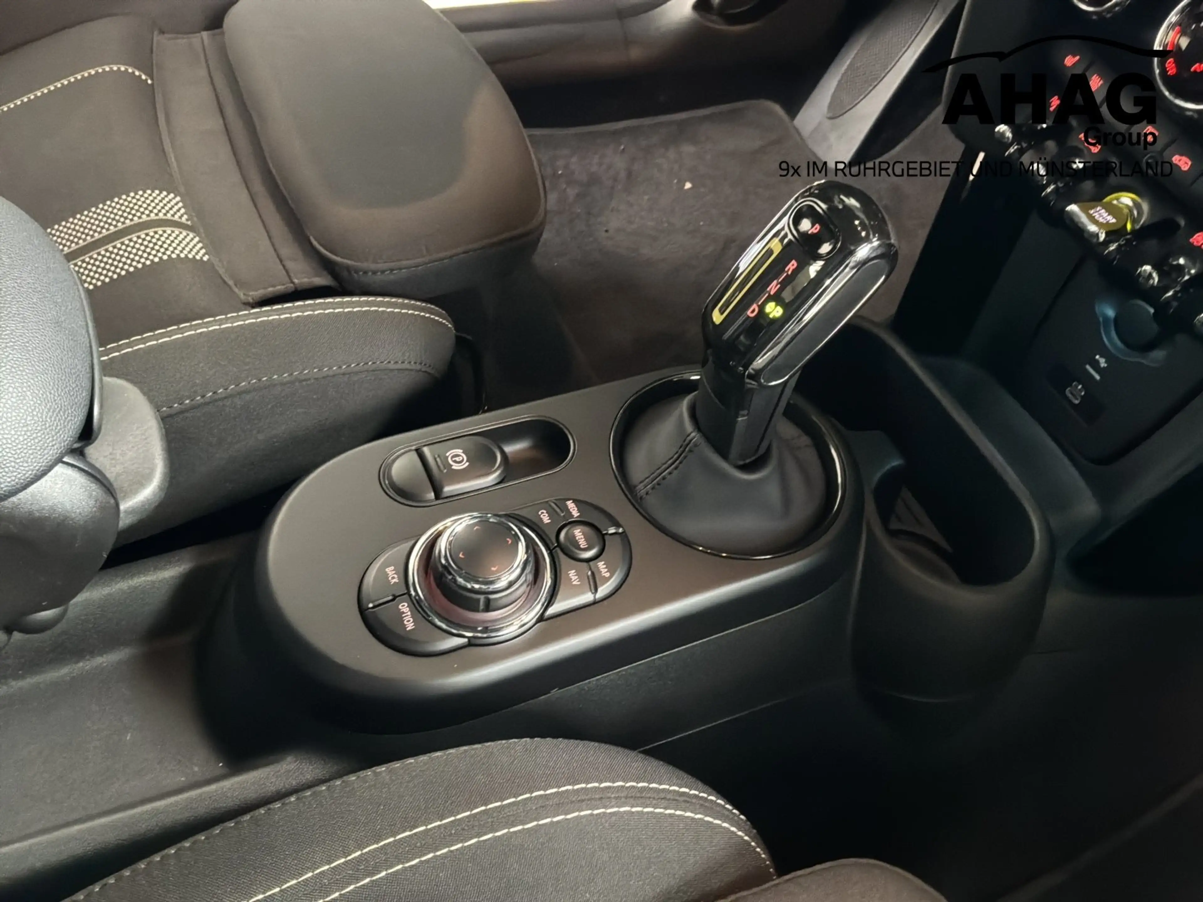 MINI Cooper SE — photo 10