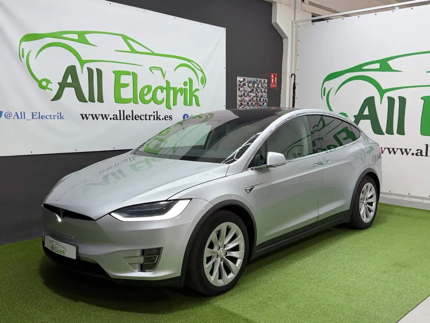 Tesla Model X 100D AWD Plateado - 2