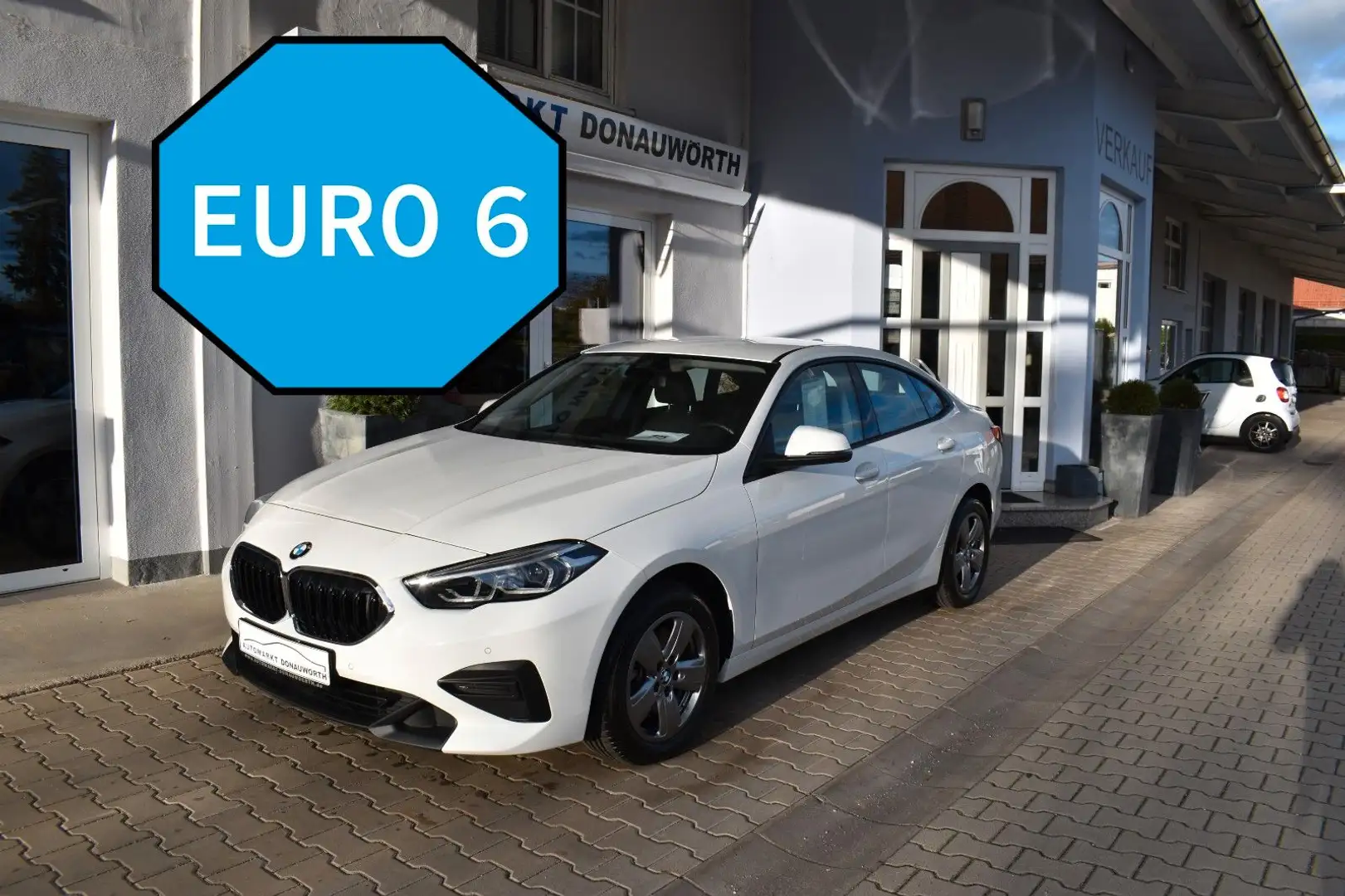 BMW 218i Gran Coupe Aut. Advantage Navi Sitzhzg LED Bianco - 2