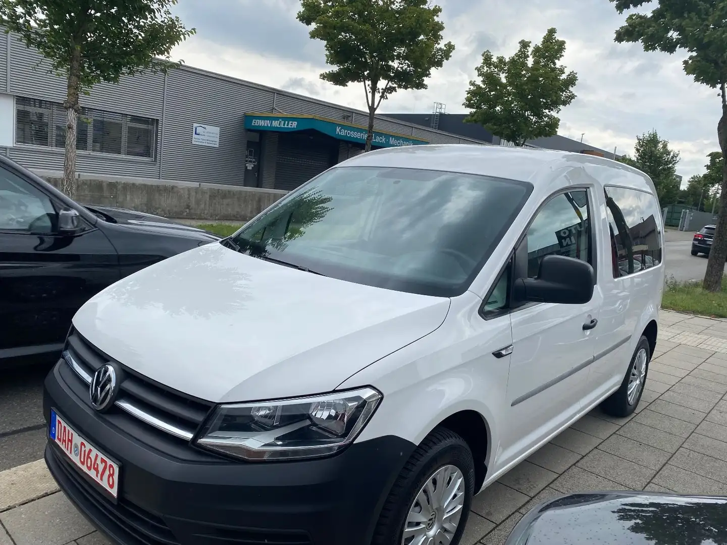 Volkswagen Caddy 2,0TDI 75kW BMT Comfortline 5-Sitz Weiß - 1