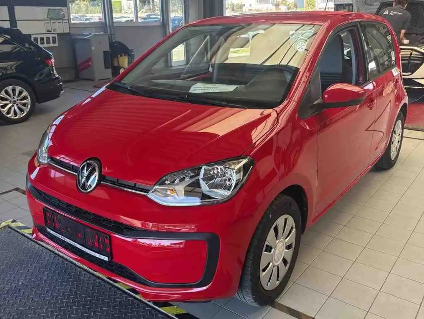 Volkswagen up! 1.0 MOVE! *4-TÜR *RKAM *KLIMA *DAB+ * Rot - 2